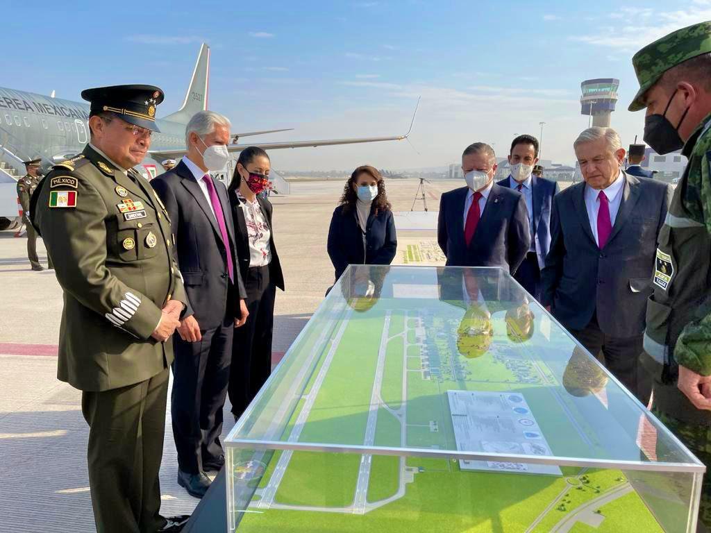 AMLO inauguró primera etapa del aeropuerto Santa Lucía